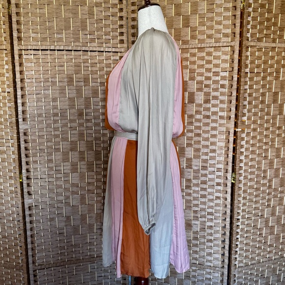 Never worn Olive & Leaf soft satin color block dress L - Picture 9 of 13